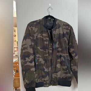 Zara men’s camouflage puffer